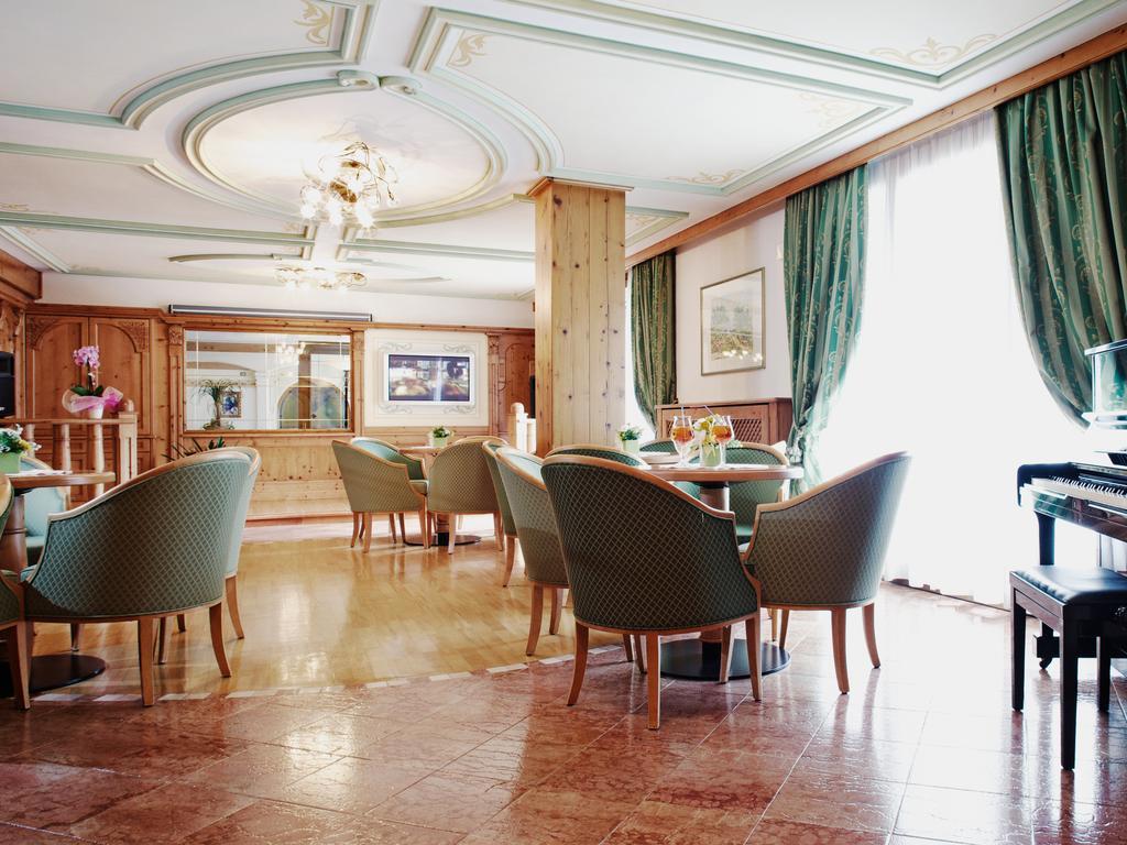 Hotel Domina Parco Dello Stelvio Cogolo Exterior foto